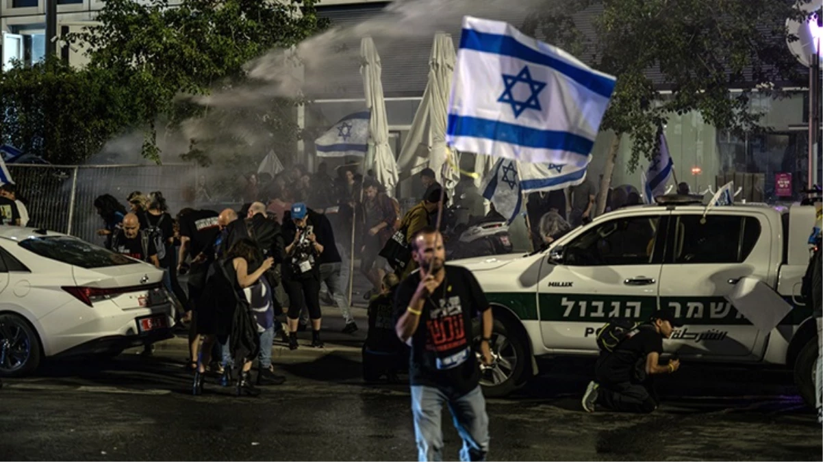 İsrail'de Sokaklara Çıkan Vatandaşlar, Netanyahu'yu İstifaya Çağırdı