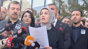 Eski Ülkü Ocakları Başkanı Sinan Ateş’in eşi Ayşe Ateş, eşine