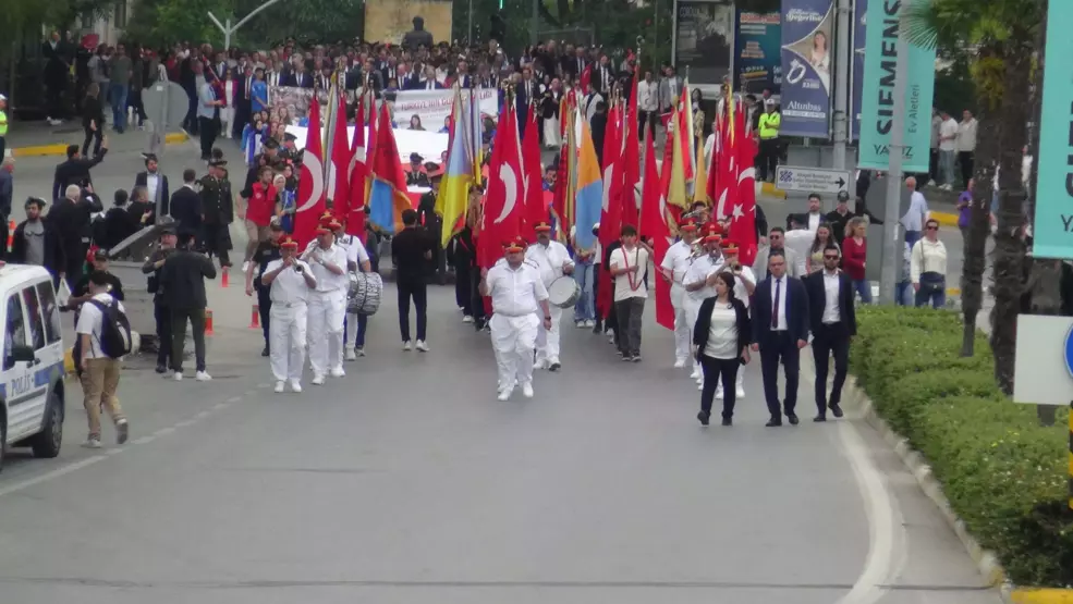 19 Mayıs Samsun, Çanakkale, Antalya, Mersin, Şanlıurfa, Kahramanmaraş, Balıkesir ve Ordu'da Coşkuyla Kutlandı