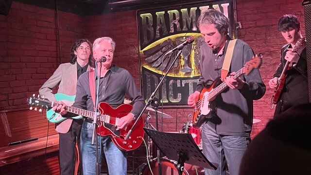 Blinken, Barda Gitar Çalıp Şarkı Söyledi