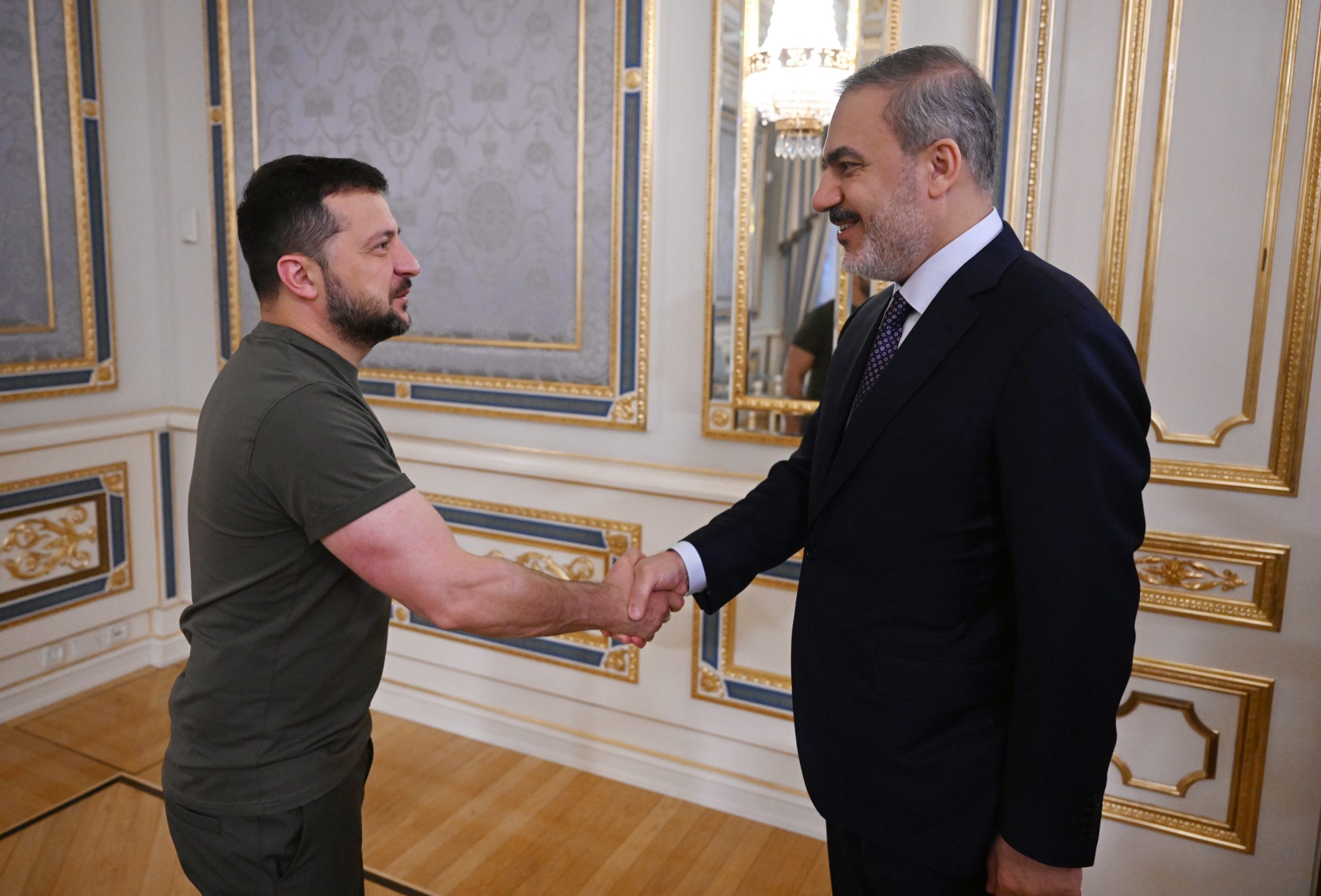 Hakan Fidan'ın Diplomasi Trafiği Baş Döndürüyor! Ayak Basmadığı Ülke Kalmadı