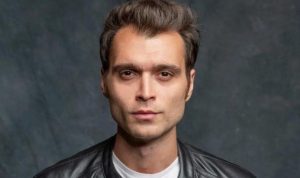 Hakan Kurtaş, Kimler Geldi Kimler Geçti dizisiyle popülerlik kazandı ve