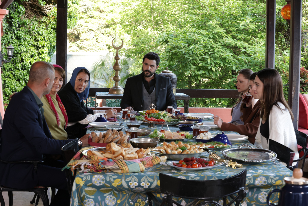 Hudutsuz Sevda Bu Akşam (16 Mayıs) Var mı, Yok mu? Now Yayın Akışı ile Bugün Hudutsuz Sevda Yeni Bölüm Var mı?