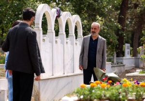Kanal D yayınlanan İnci Taneleri dizisinin bu bölümünde Piraye büyük