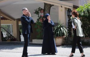 Bu akşam, merakla beklenen “Kızıl Goncalar” dizisinin yeni bölümü yayınlanacak