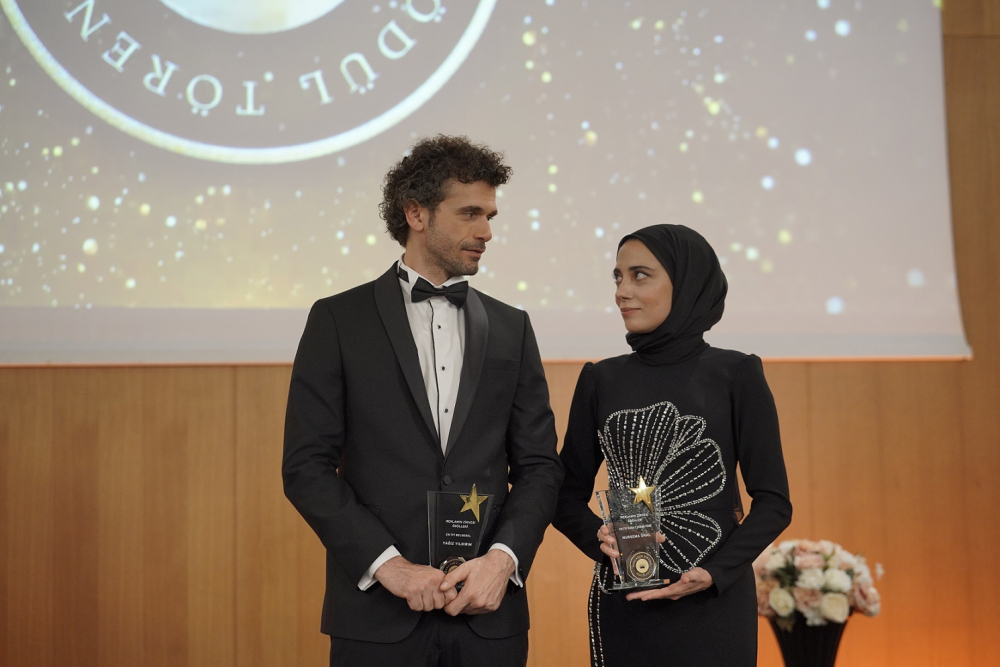 Kızılcık Şerbeti Büyük Final mi Sezon Finali mi Yapacak? 2024 Kızılcık Şerbeti Bitiyor mu Ne Zaman, Başrol Hangi Oyuncular Diziden Ayrılıyor?