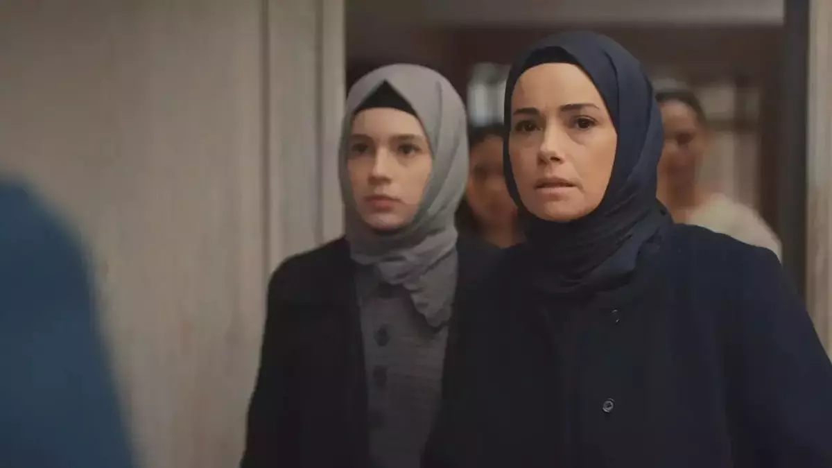 Kızıl Goncalar'ın Beklenen Sezon Finali Kamera Arkası Görüntüleri Açığa Çıktı! Feyza Gelinlikle...