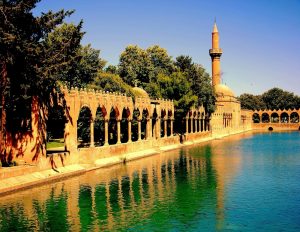 Türkiye’nin Güneydoğu Anadolu Bölgesi’nde yer alan Şanlıurfa, tarih ve kültür