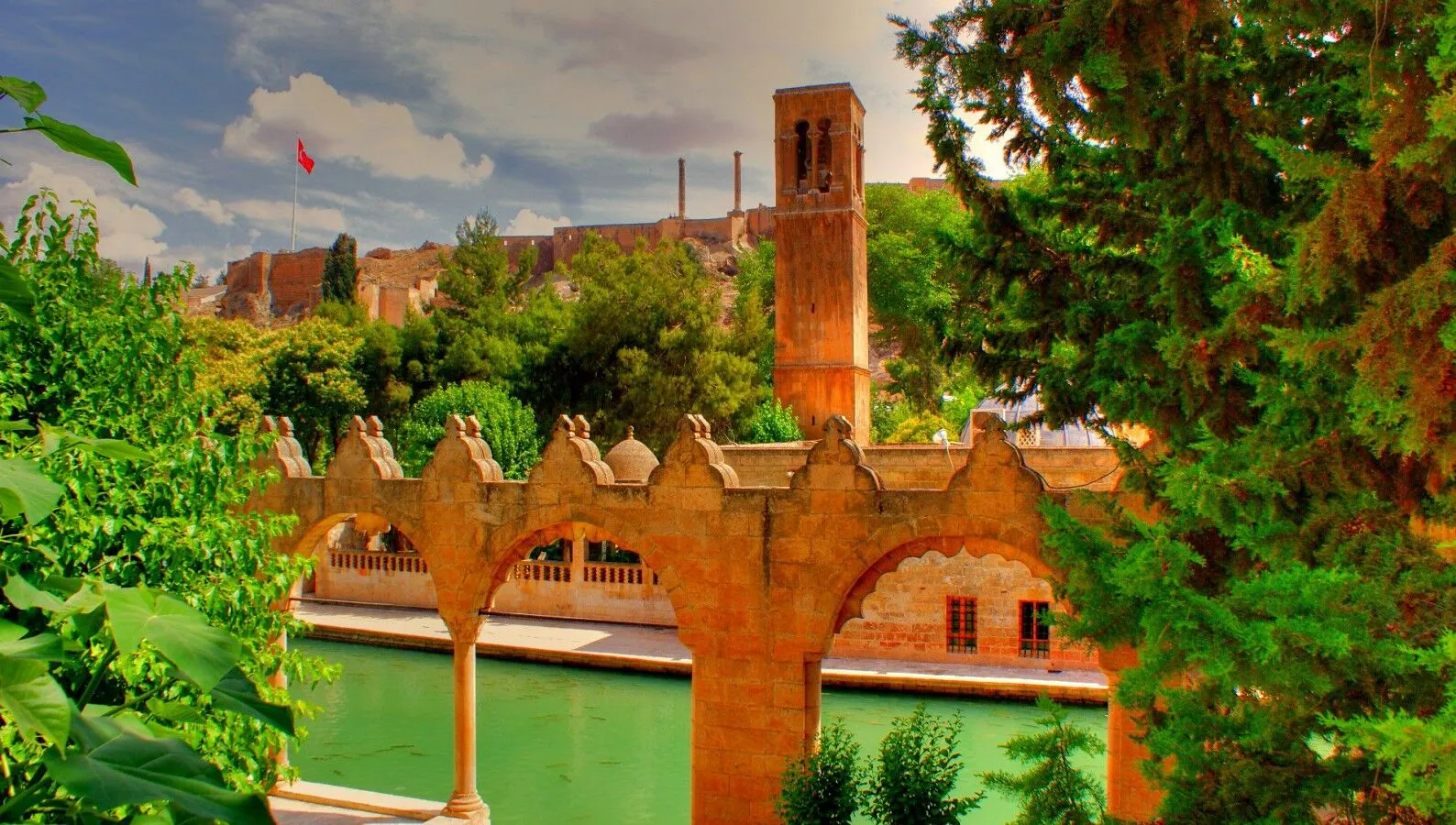 Şanlıurfa'da Gezilecek Yerler ve Yöresel Lezzetler! Şanlıurfa’da Nereye Gidilir, Ne Yenilir?