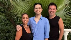 Çiçek Dilligil’in oğlu olan Ardahan Öztoprak, Amerika’da eğitim aldığı süreçte