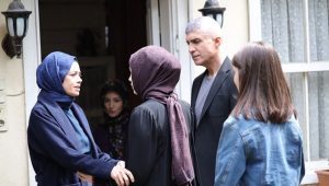 Kızıl Goncalar 18. bölüm fragmanı yayınlandı! Zeynep’in kaderi mahkemede belli