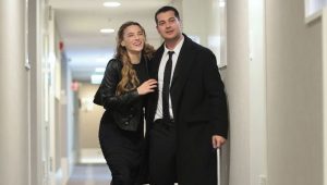 Gaddar dizisi, Cuma akşamları izleyiciyi ekrana kilitlemeye devam ediyor. Başrollerini