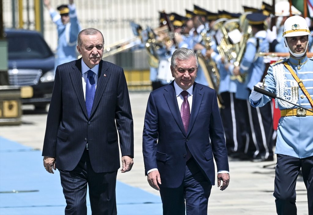 Özbekistan Cumhurbaşkanı Mirziyoyev Ankara'da