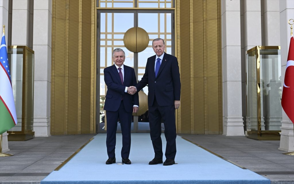 Özbekistan Cumhurbaşkanı Mirziyoyev Ankara'da
