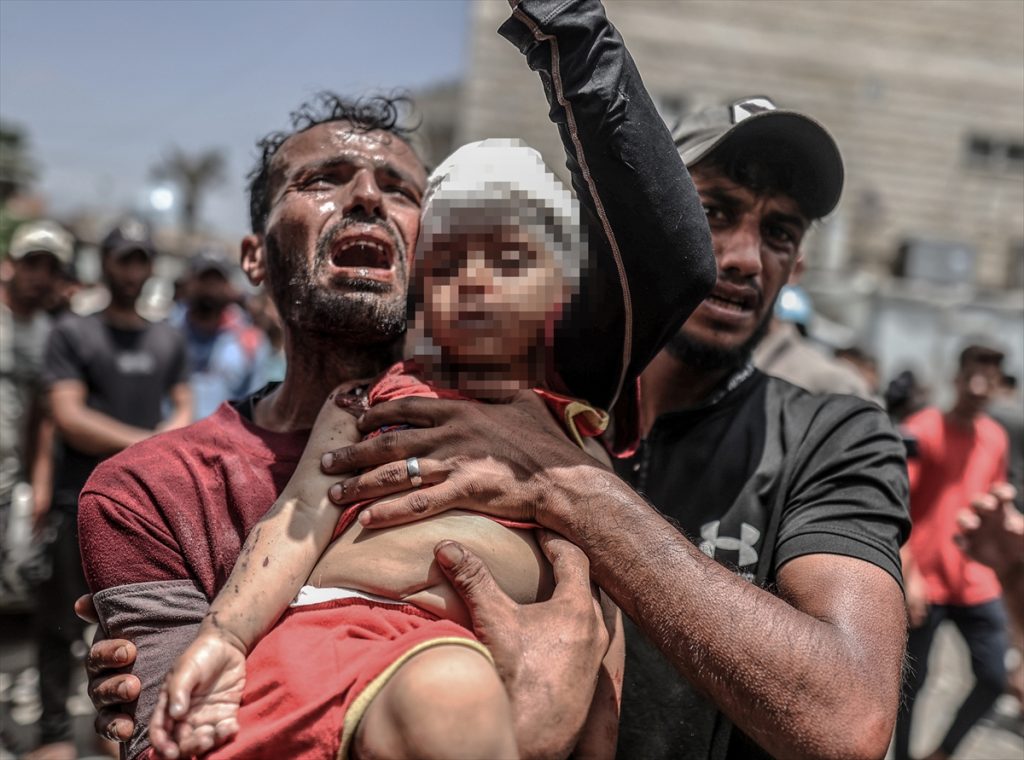 İsrail'den Gazze'ye Saldırı: 210 Ölü!