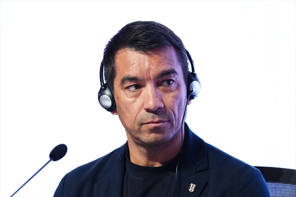 Beşiktaş, Giovanni van Bronckhorst İle Sözleşme İmzaladı