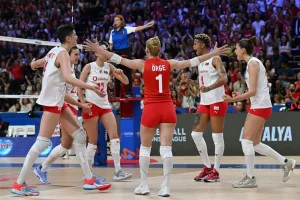 Kadınlar Milletler Ligi’nde (VNL) başarılı sonuçlar elde eden Türkiye Kadın