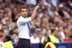 Yeni sezon öncesi transfer çalışmalarına devam eden Beşiktaş, teknik direktörlük