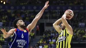 Türkiye Sigorta Basketbol Süper Ligi play-off final serisinin üçüncü karşılaşmasında