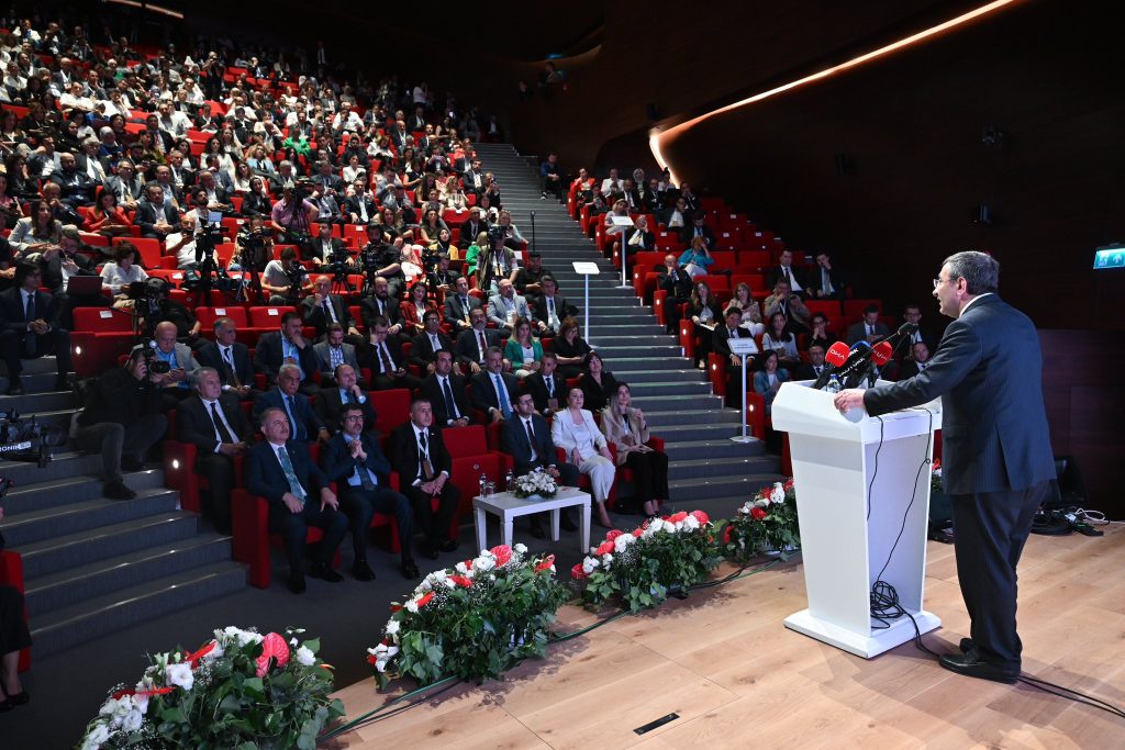 Yılmaz, İklim Ekonomisi-Sürdürülebilirlik Finansmanı Zirvesi'ne Katıldı