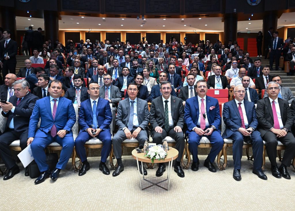 Yılmaz, Türkiye-Özbekistan İş Forumu'nda Konuştu