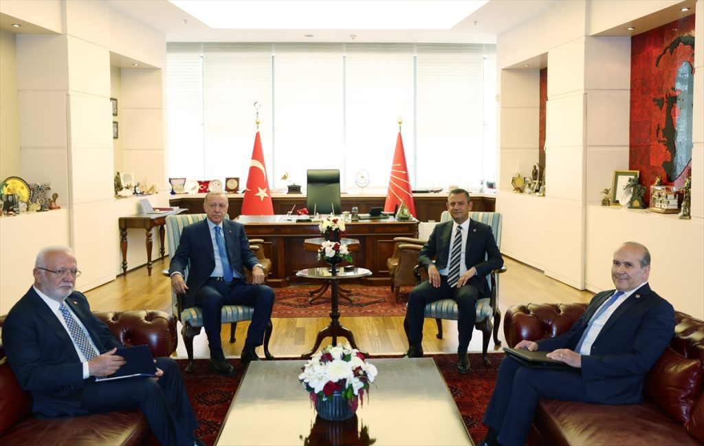 Cumhurbaşkanı Erdoğan CHP'yi Ziyaret Etti