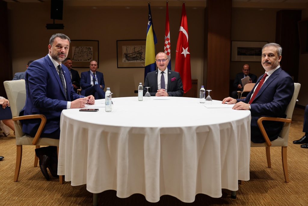 Dışişleri Bakanı Hakan Fidan Hırvatistan'da dışişleri bakanı ile hırvatistan arasında görüşme