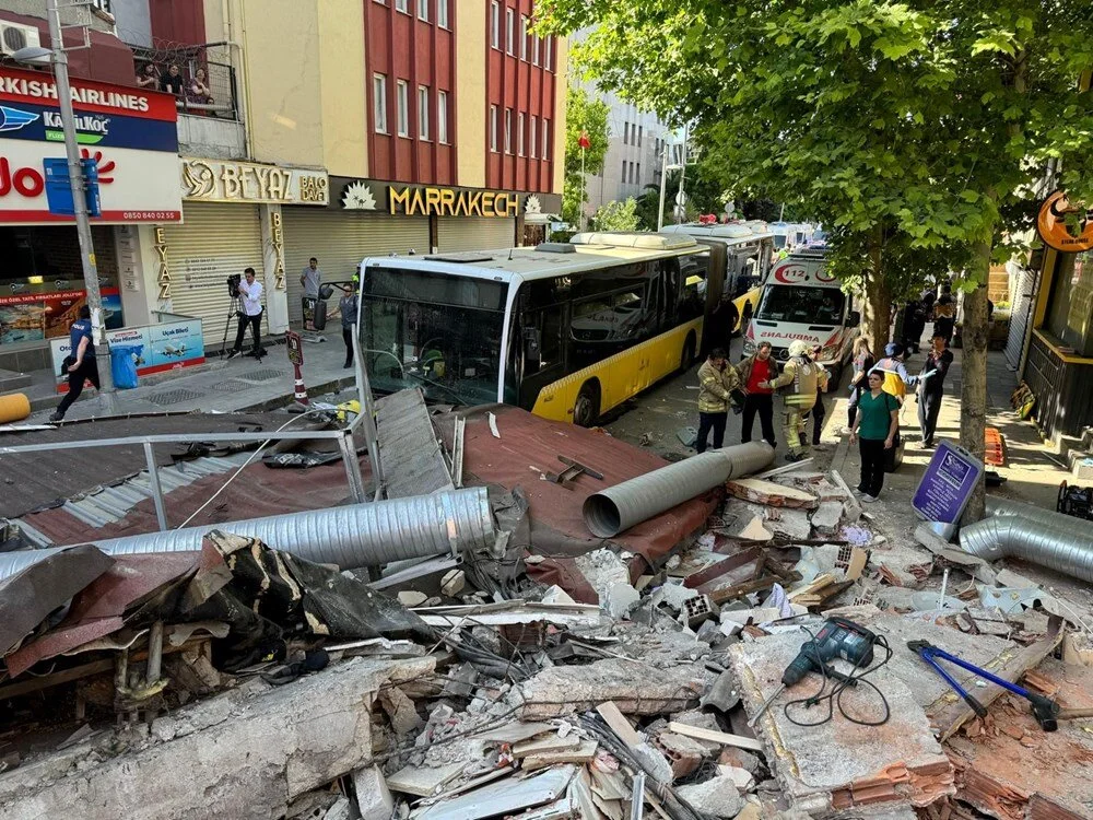 Son Dakika: İstanbul Küçükçekmece'de Bina Çökmesinde Kaç Kişi Çıkarıldı, Yaralı Ölü Var mı?