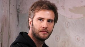 “Yabancı Damat” dizisinde Niko karakteriyle tanınan ve Zeki Alasya, Erdal