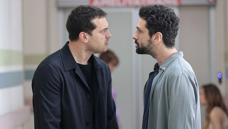 Gaddar dizisi, Cuma akşamlarının vazgeçilmezleri arasında yer alıyor. Ay Yapım