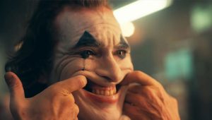 Joker filmi reklamsız sansürsüz İZLE! Joker filmi, sinemaseverlerin ilgisini çekmeye