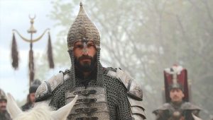 Serkan Çayoğlu’nun başrolünde yer aldığı, Selim Bayraktar, Fikret Kuşkan, Tuba