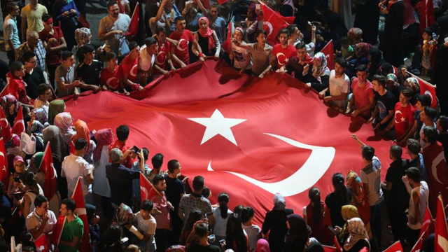 15 Temmuz Darbe Girişimi: Demokrasiye Karşı En Büyük Tehdit! Darbe Girişiminde Kaç Kişi Öldü? 15 Temmuz Önemi Nedir, Darbe Gecesi Neler Yaşandı?