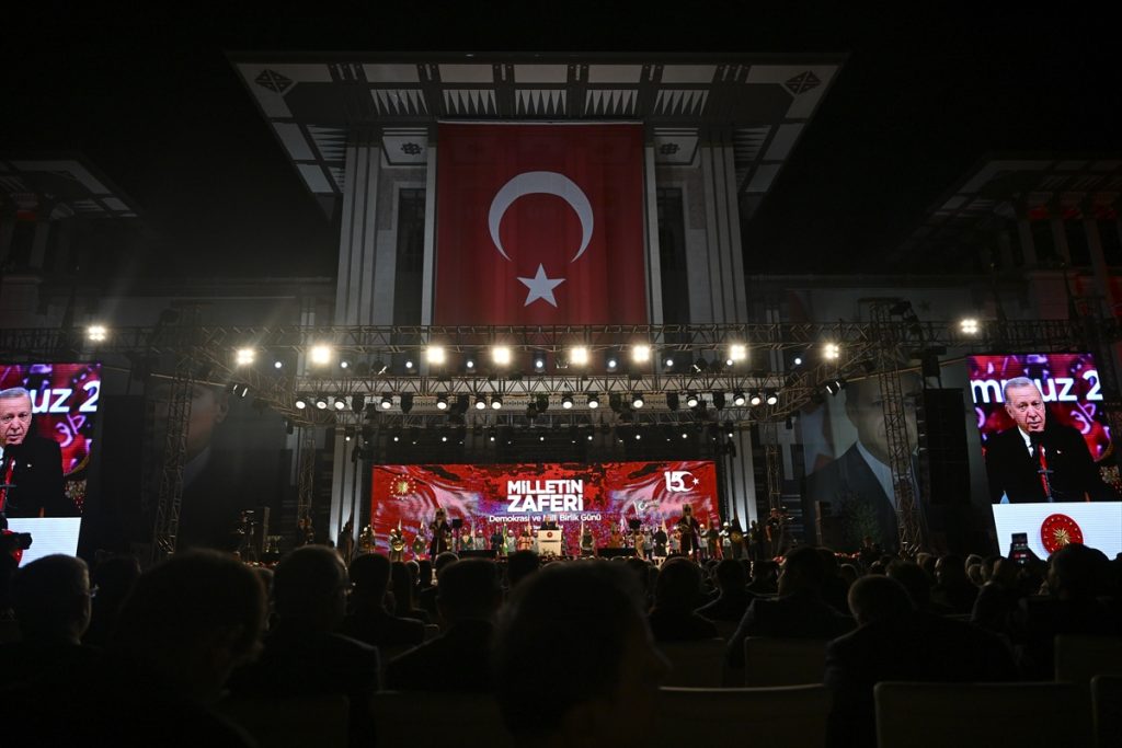 Cumhurbaşkanı Erdoğan: Biriz, Beraberiz, Tek Yumruğuz