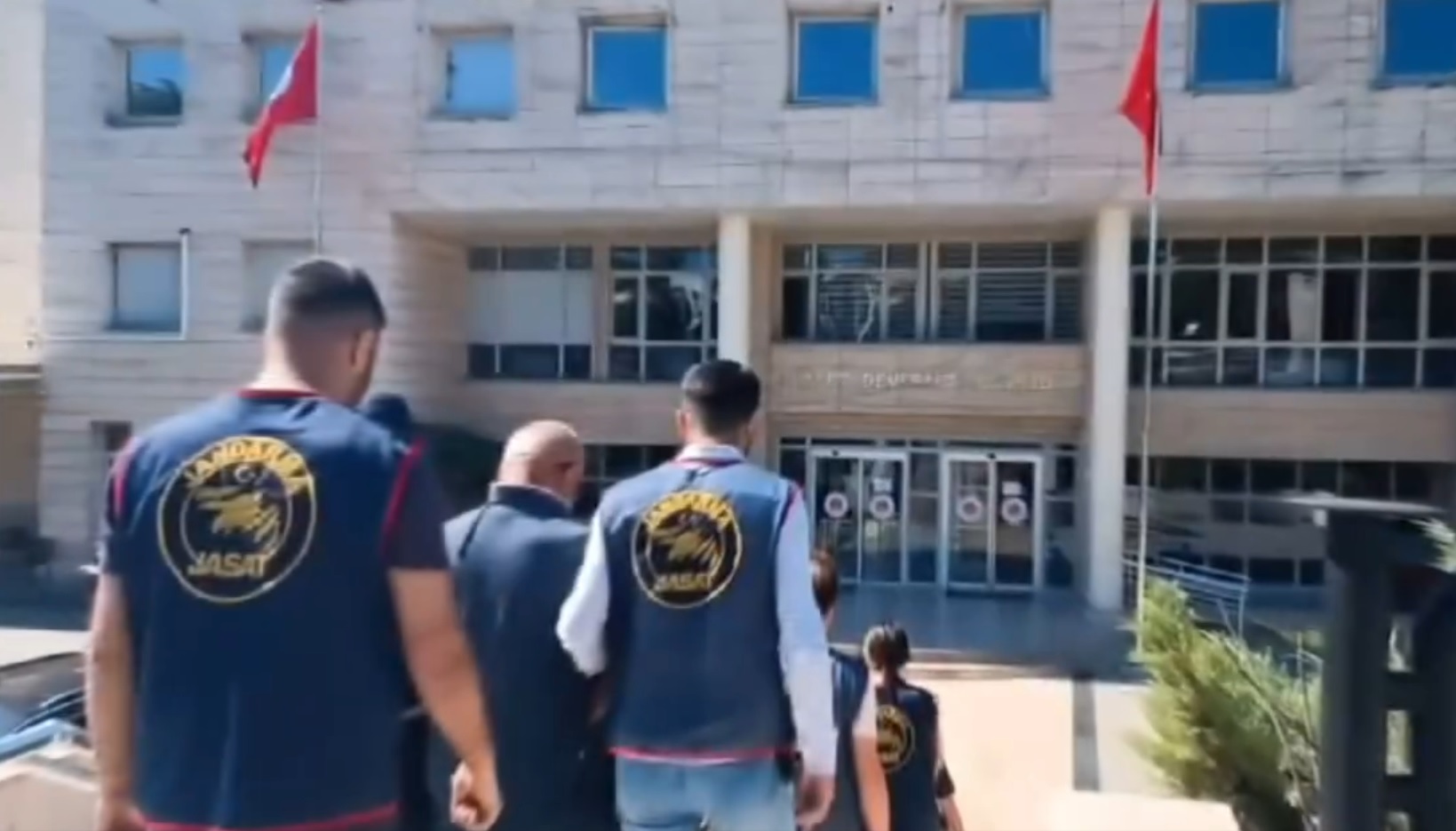 İçişleri Bakanı Ali Yerlikaya’nın paylaştığı bilgilere göre, İl jandarma Komutanlıkları,