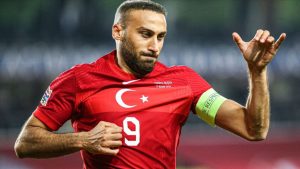 Fenerbahçe, uzun süredir transfer gündeminde olan Cenk Tosun’u kadrosuna kattı.