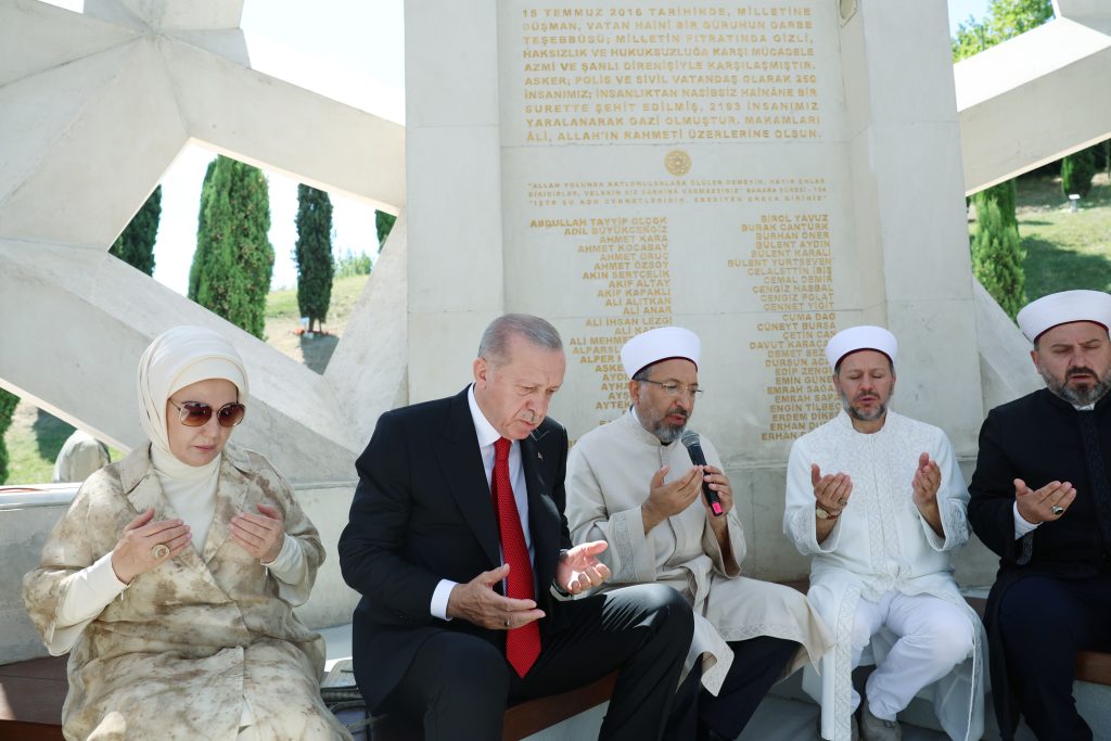 Darbeye Tiyatro Diyenleri Kıyamete Kadar Affetmeyeceğiz