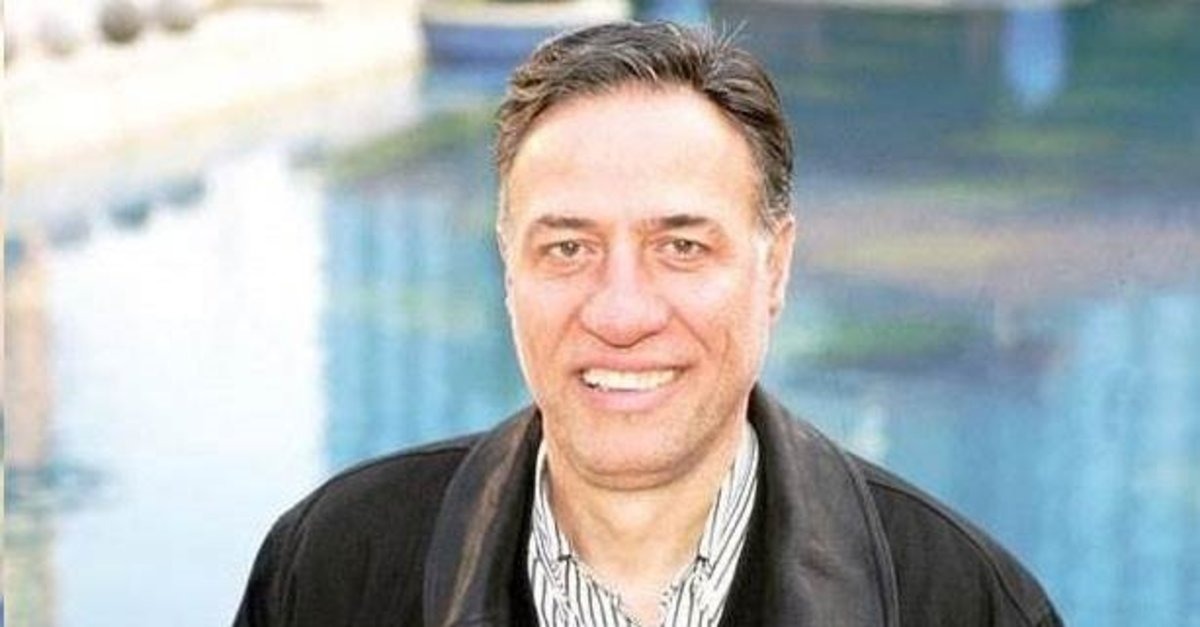 Kemal Sunal Uçakta Neden Öldü, Hastalığı Neydi, Ne Zaman Nerede Öldü?