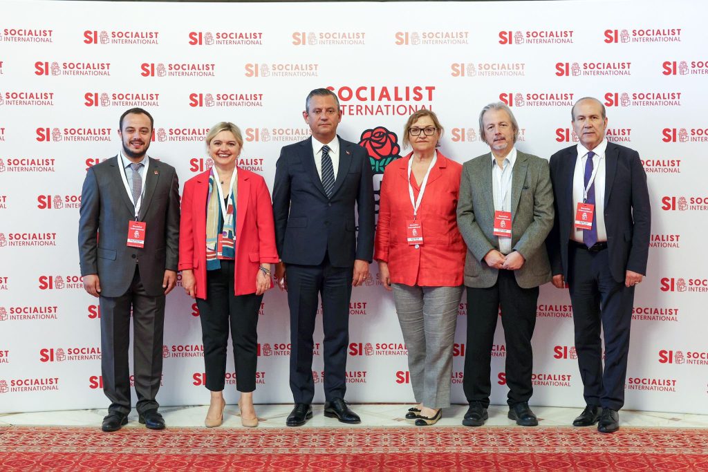CHP Genel Başkanı Özel Romanya’da