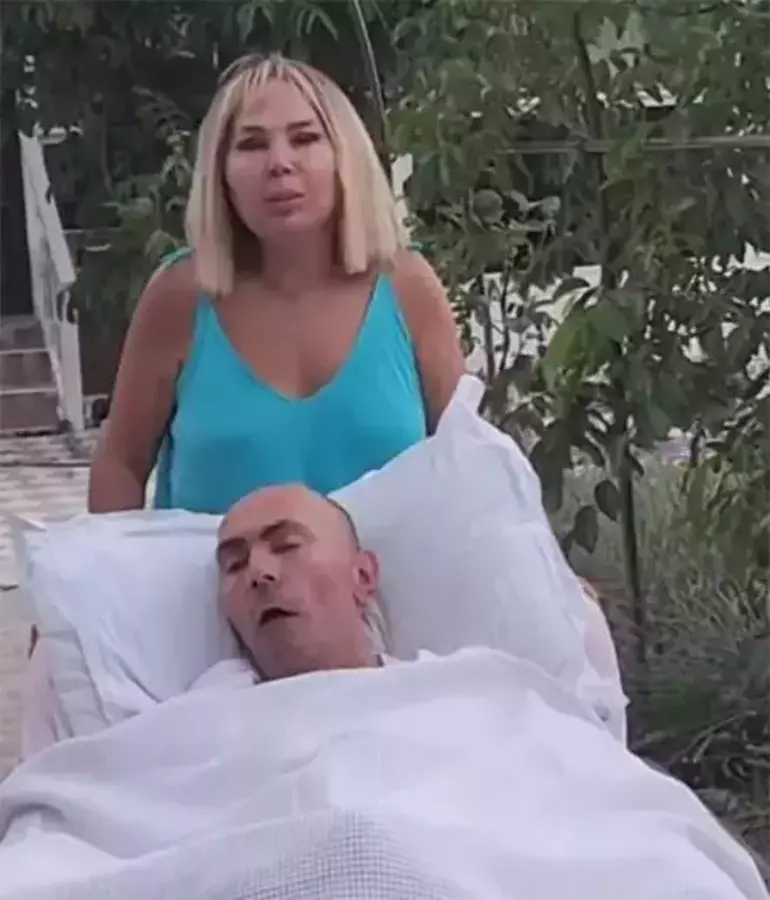 Safiye Soyman'ın Oğlu Öldü! Yakın Dostu Seda Sayan Cenazeye Neden Katılmıyor?