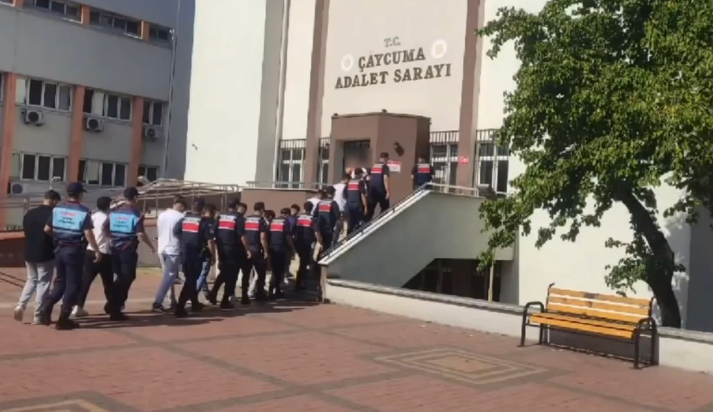 İçişleri Bakanı Ali Yerlikaya, sosyal medya hesabından yaptığı açıklamada, Jandarma