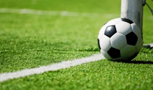 Futbol severler, günlük maç takvimini yakından takip ediyor. 27 Ağustos