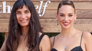 Tuba Büyüküstün ve Seda Bakan, birlikte rol aldıkları “Zeytin Ağacı”