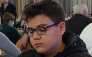 13 yaşındaki milli satranç oyuncumuz Yağız Kaan Erdoğmuş, katıldığı turnuvada