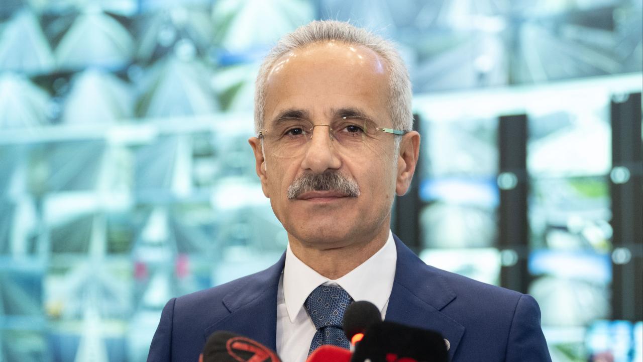 Ulaştırma ve Altyapı Bakanı Abdulkadir Uraloğlu, Instagram’a getirilen erişim engeli