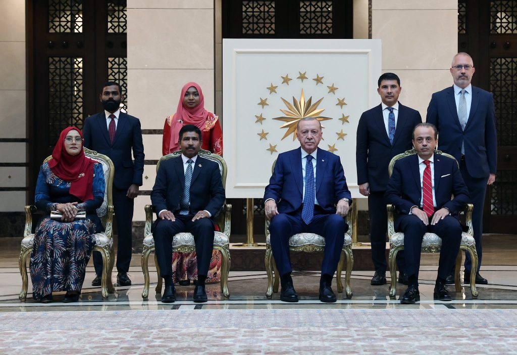 Büyükelçilerden Cumhurbaşkanı Erdoğan'a Güven Mektubu