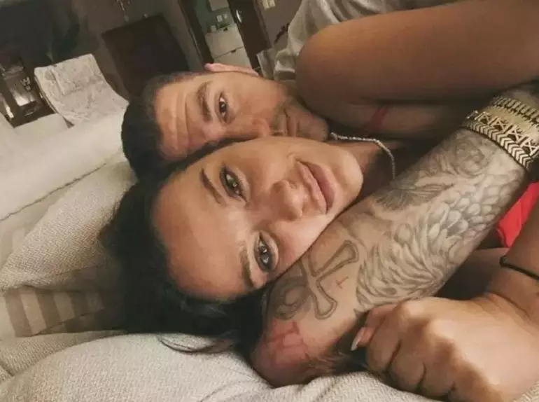 İrem Helvacıoğlu ve Ural Kaspar Yeniden Bir Arada: Yatak Pozu ile Barıştıklarını Duyurdular