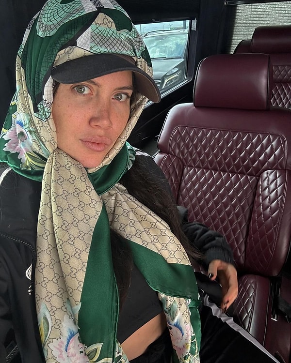 Wanda Nara Başörtüsü Taktı, Yeni Tarzı Sosyal Medyada Geniş Yankı Uyandırdı