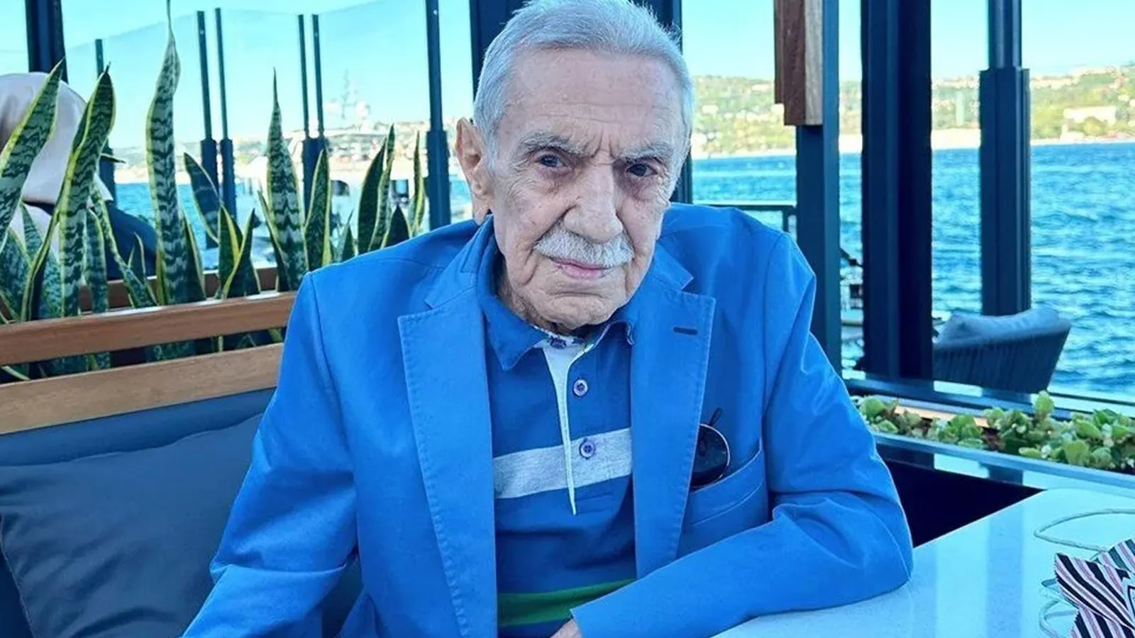Aydemir Akbaş Hastaneye Kaldırıldı: Yoğun Bakımda mı, Öldü Mü?