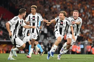 Beşiktaş, Turkcell Süper Kupa finalinde Galatasaray’ı 5-0 mağlup ederek kupanın